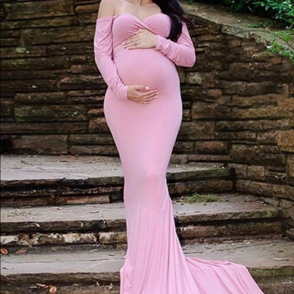Pink maternity photo shoot dress